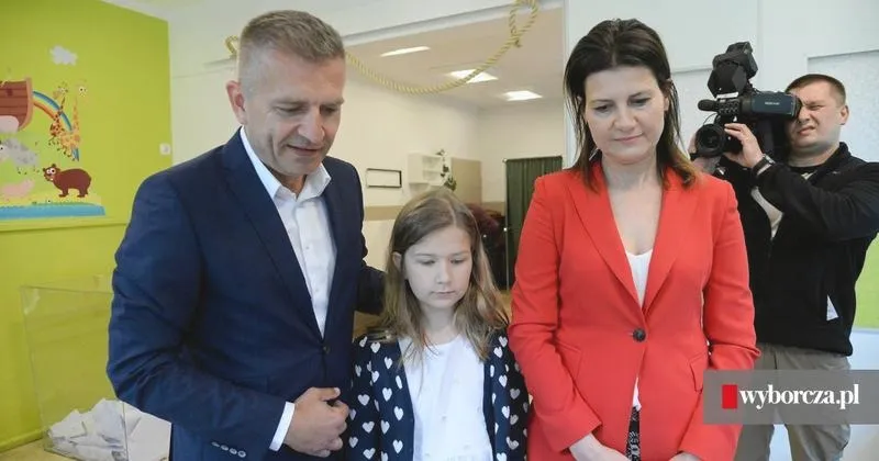 Bartosz Arłukowicz: Za kulisami życia prywatnego polityka z rodziną w rolach głównych