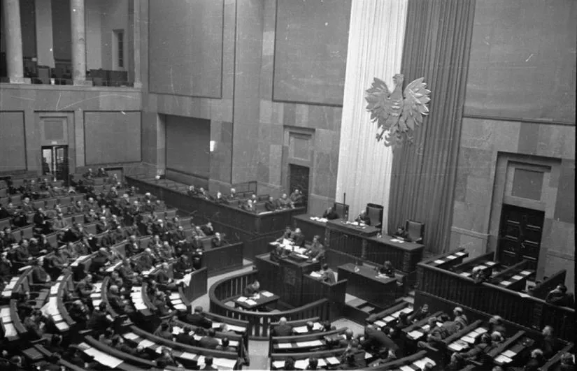 Demokracja w praktyce: władza ludu, formy i wyzwania w Polsce