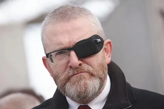 Filmy Grzegorza Brauna – gdzie kupić legalnie i w jakim formacie?