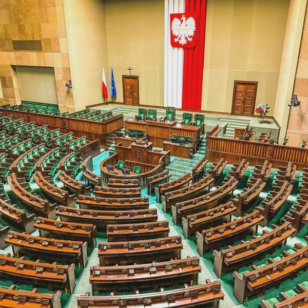 Gdzie oglądać obrady Sejmu online? Transmisja na żywo i archiwum nagrań
