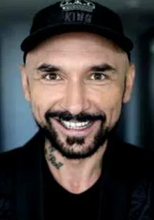 Patryk Vega i polityka