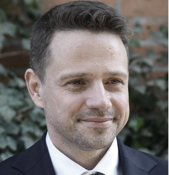 Polityczne powiązania
